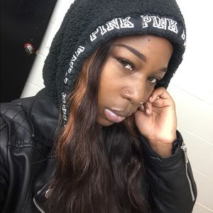 Meet your Posher, Leona